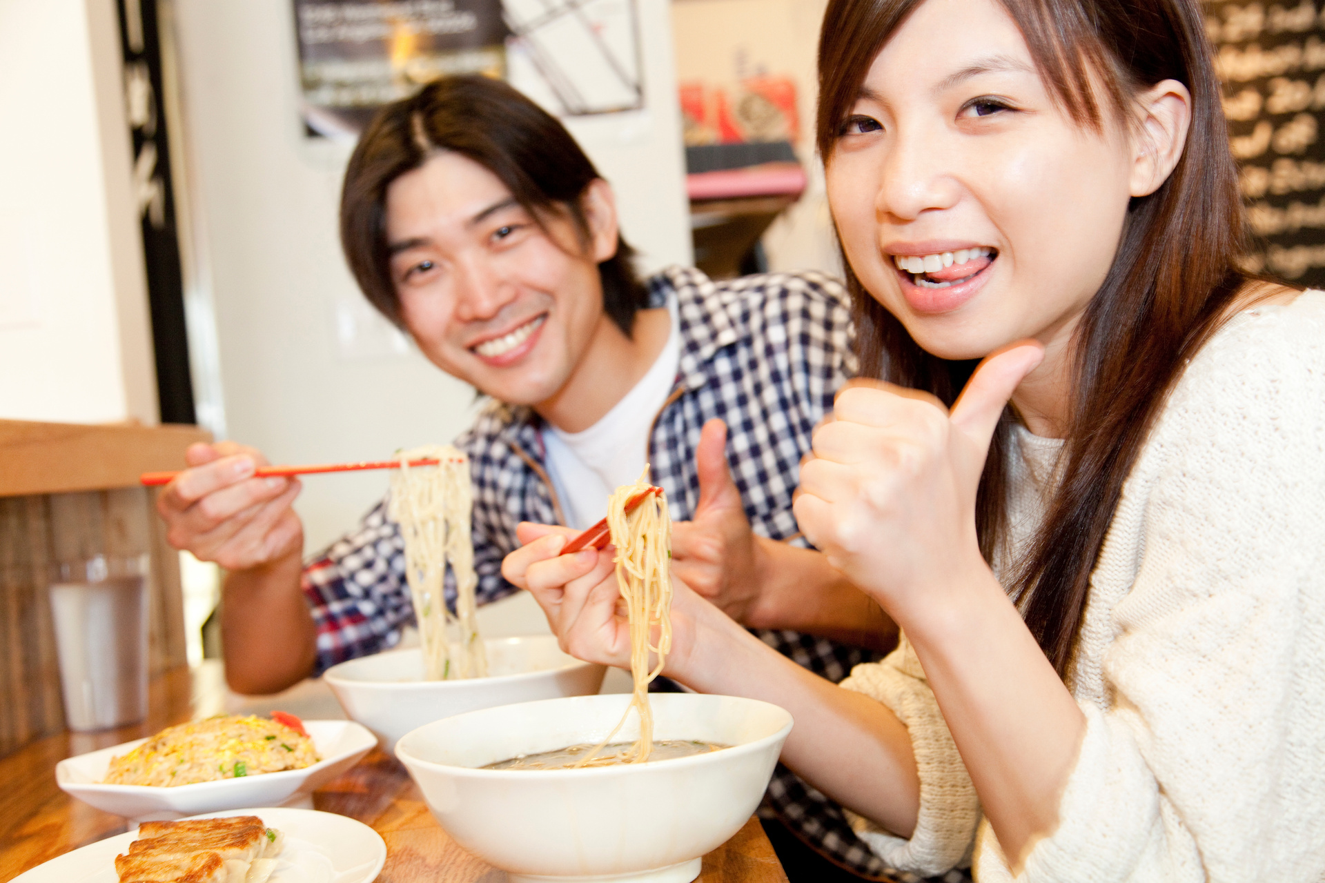 Late-night ramen date for a special time